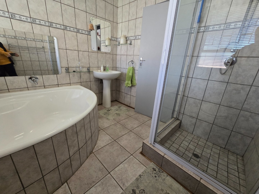 8 Bedroom Property for Sale in Grimbeeck Park North West